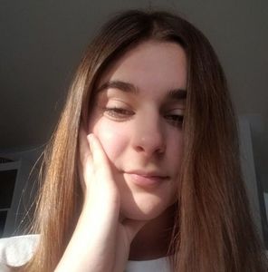 Meet your Posher, Coraly